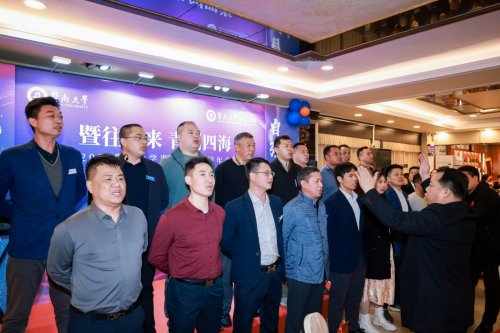 军创班进行合唱