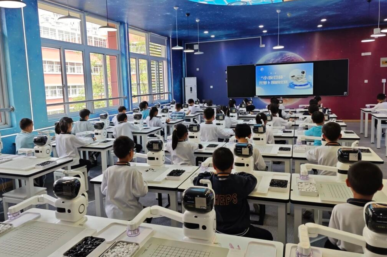 趣味赋能素质教育，元萝卜AI机器人扎根多校课堂