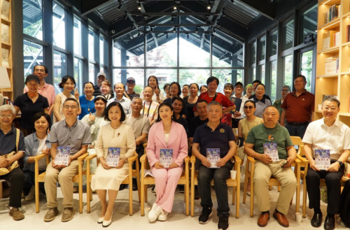 共沉潜，共行远，共度诗书好时光   新加坡著名华侨女诗人舒然来汉举办新书分享会