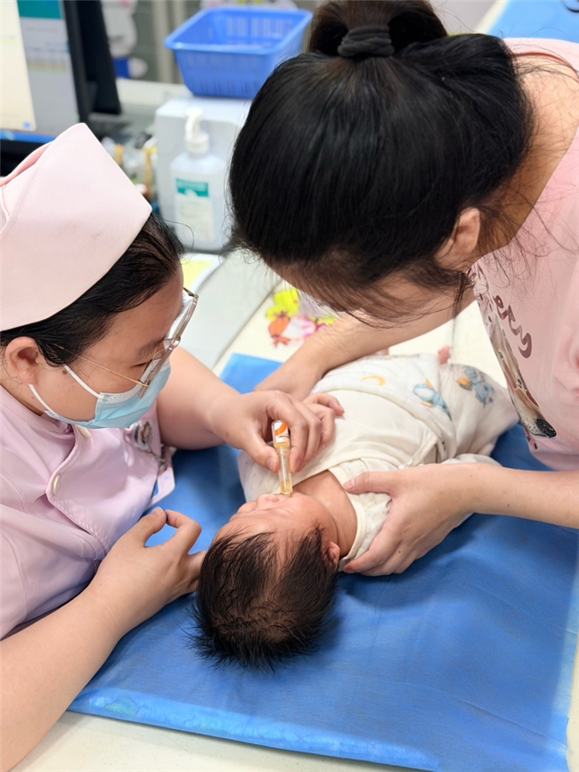 筑牢婴幼儿健康防线 全球首款六价轮状病毒疫苗在深圳  完成首针接种