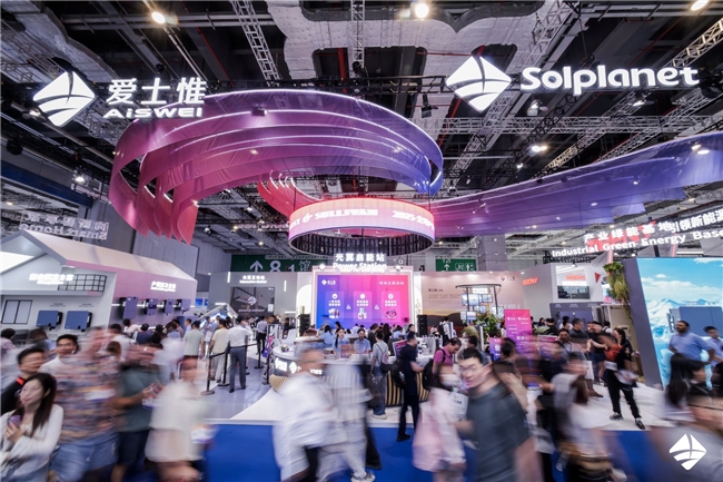 爱士惟点燃SNEC 2026：AI重构能源管理，全矩阵新品剑指零碳未来