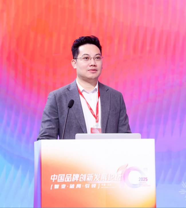以不变应对万变，匠心织就健康美  ——访依菲儿曼品牌创始人石谨通