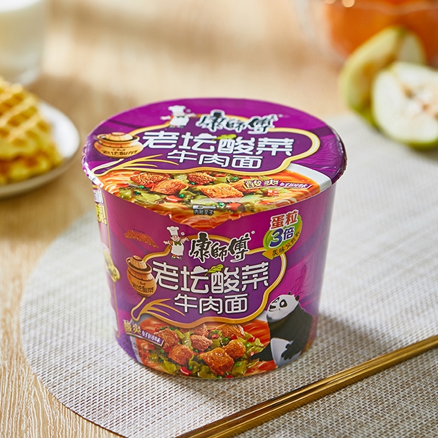 康师傅老坛酸菜牛肉面：双发酵、多道清洗与六道核心检测构建酸爽风味与食安管理链条